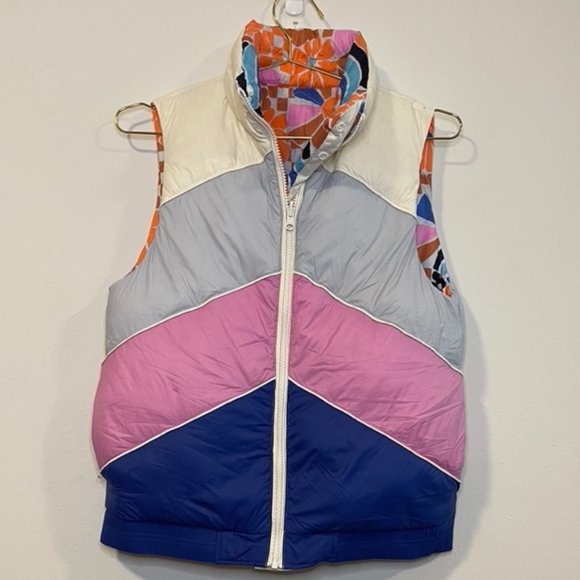 Marine Layer Reversible Puffer Vest - Picture 2 of 11